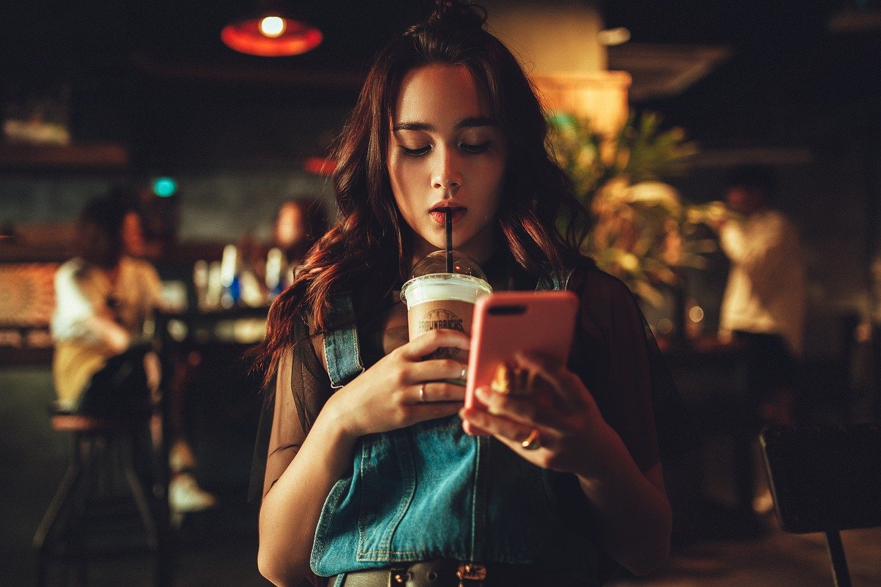 woman, coffee, phone-4246954.jpg